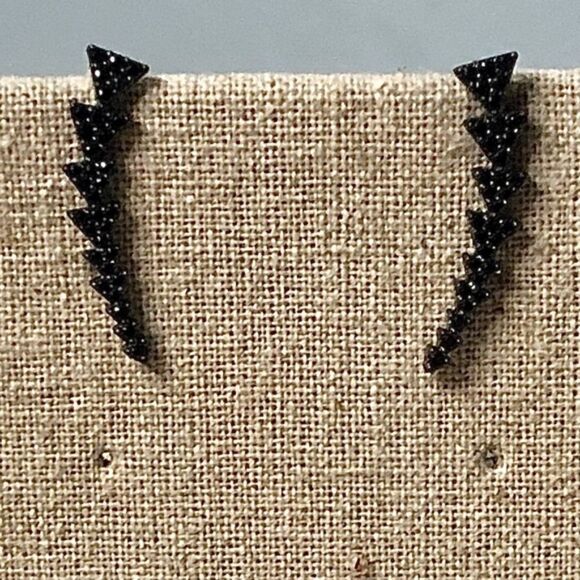 NEW ~ RARE stella & dot ~ black triangle ear climber ~ hematite pave - Picture 4 of 9